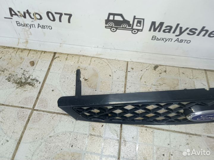 Решетка радиатора Ford focus 1 с дефектом