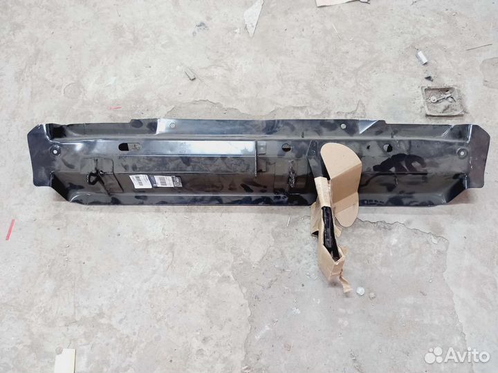 Поперечина пола задняя центральная Largus 2012