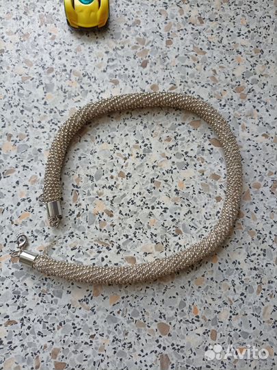 Колье жгут из бисера