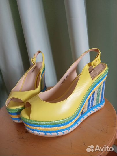 Босоножки женские mascotte