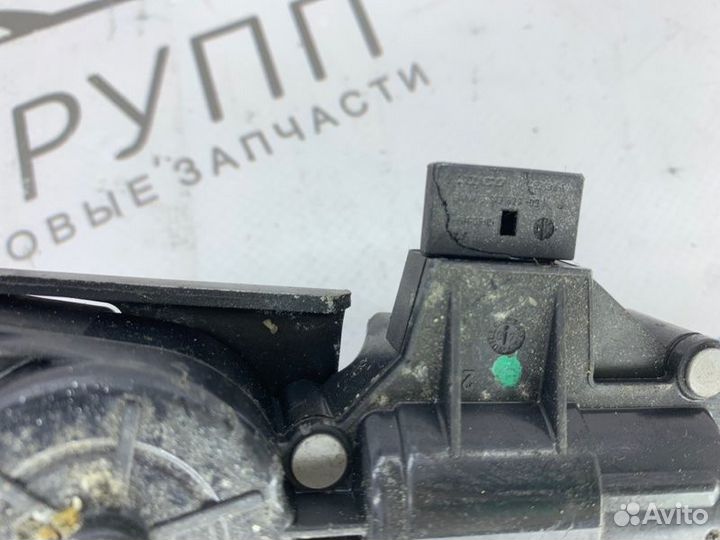 Замок крышки багажника Land Rover Range Rover