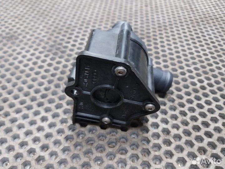 Помпа Audi A5 8T