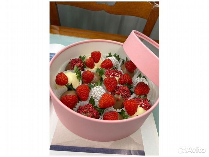 Клубника в шоколаде, букет из клубники KLU-7915