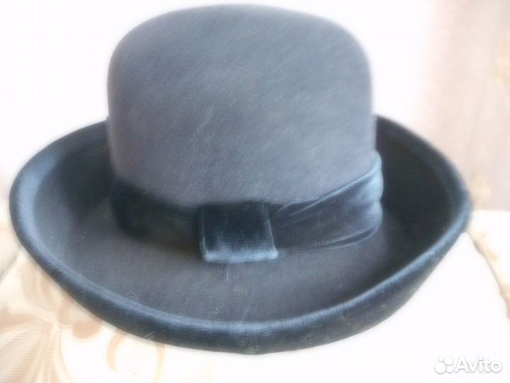 Дамская черная шляпа