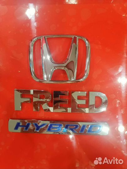 Шильдики на Honda Freed