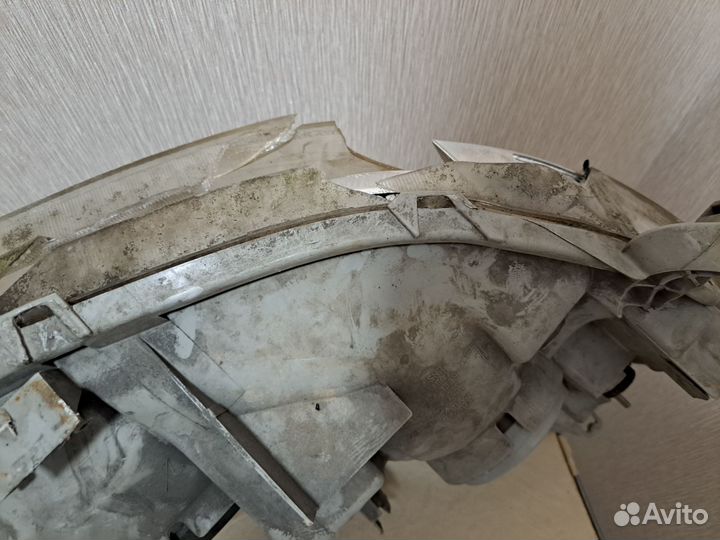 Фара левая Toyota Corolla E120 седан