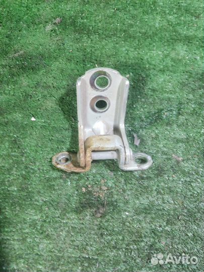 Петля двери задняя левая Nissan Almera Classic B10