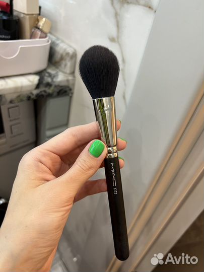 Кисть MAC 129S для румян, пудры