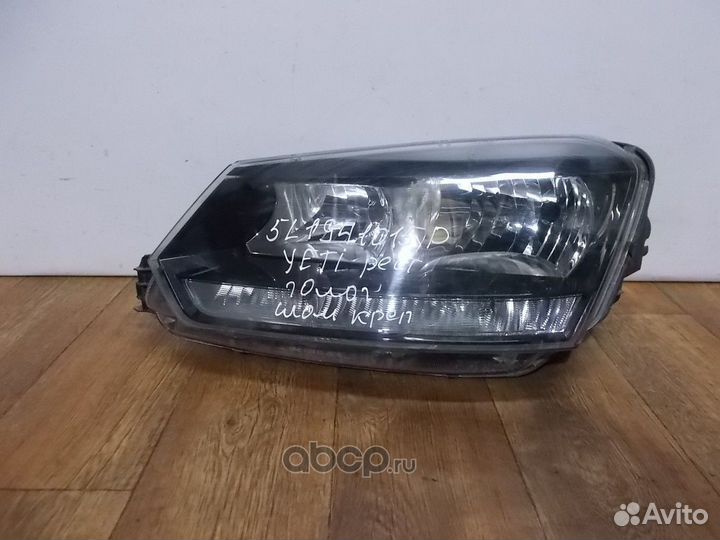 Фара левая Skoda Yeti (2014-2018)
