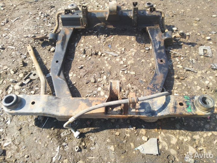 Подрамник Kia Carnival 1998