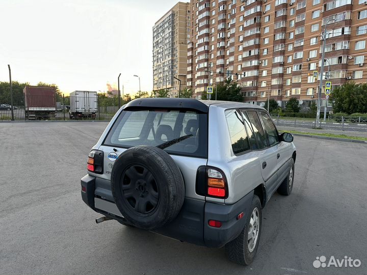 Toyota RAV4 2.0 AT, 1998, 326 000 км