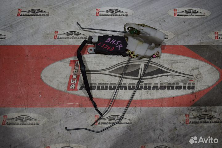 Замок двери зад c Subaru Legacy BH5 EJ201