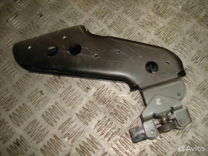 Ролик Nissan Elgrand E51 2002-2010