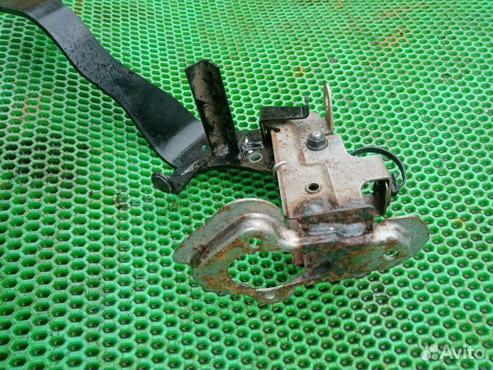 Педаль сцепления Mitsubishi Colt