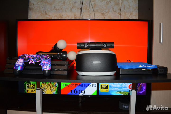 Комплект PlayStation 4 Pro + PlayStation VR v2