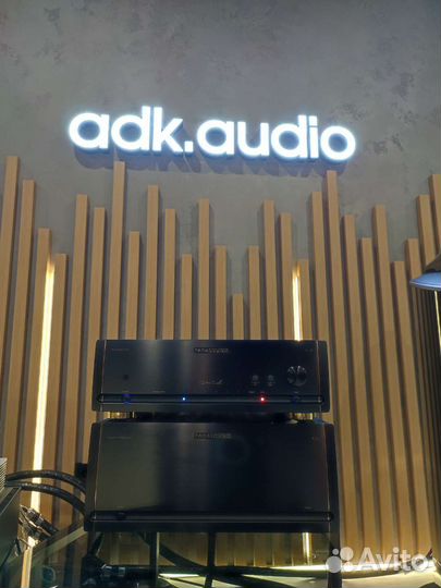 Стерео предусилитель Parasound JC2 BP