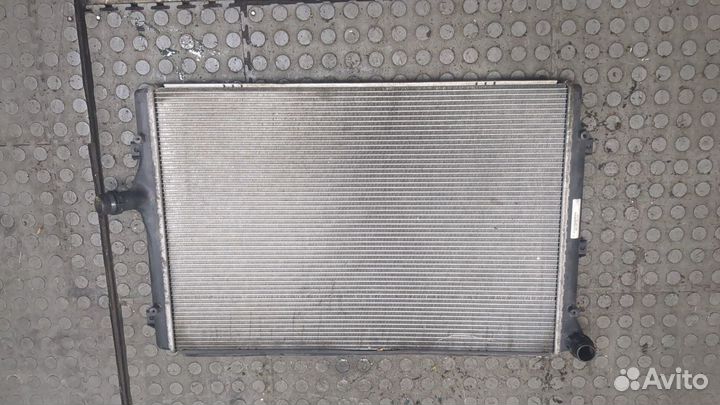 Радиатор охлаждения двигателя Skoda Octavia (A5), 2013