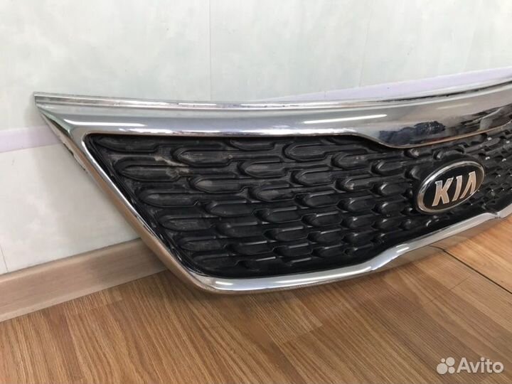 Решетка радиатора передняя Kia Sorento 2 XM