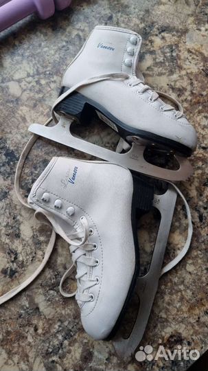 Коньки фигурные, 33 р