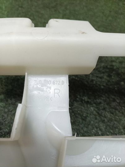 Кронштейн (сопут. товар) VW Touareg 2002-2010