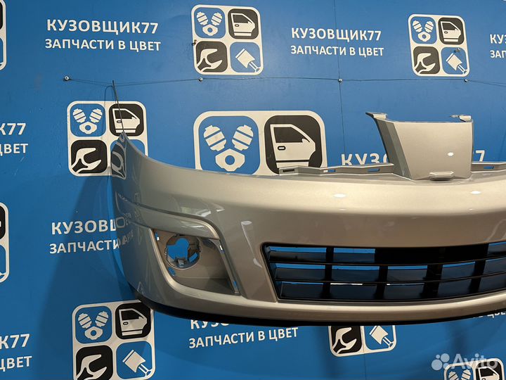 Бампер передний Nissan Tiida C11 Серебристый