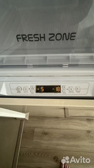 Hotpoint ariston BCB 33 AF