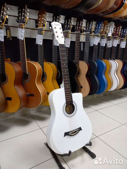 Акустическая Белая гитара Новая