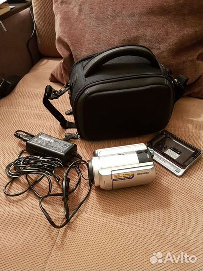 Видеокамера Sony DCR-SR40E