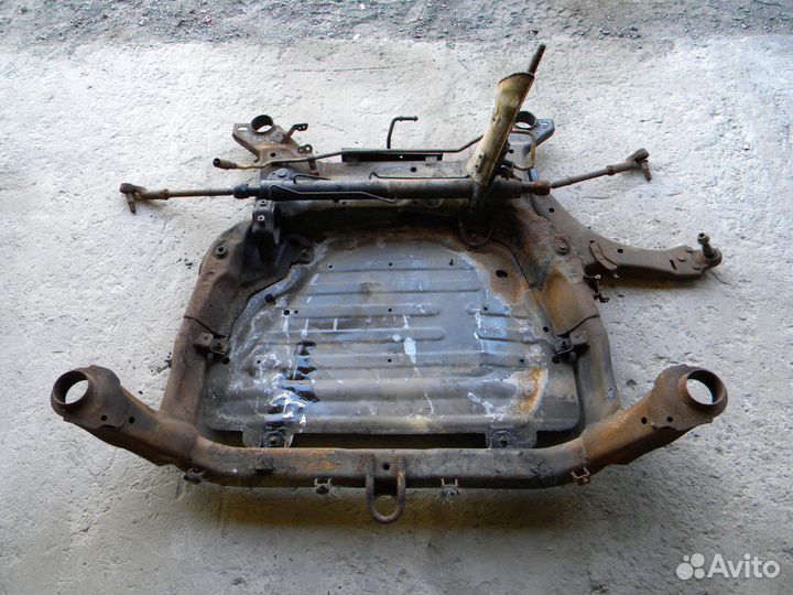 Подрамник передний Freelander 2 фрилендер. 2008 г