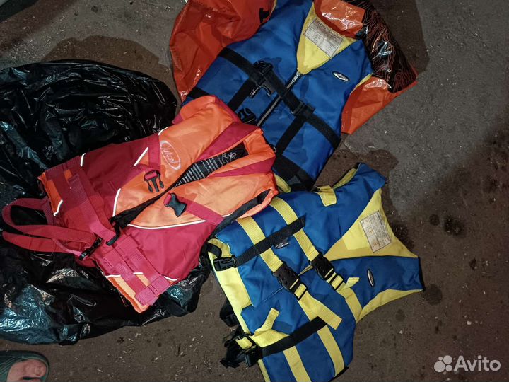Спасательные жилеты