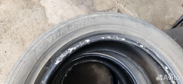 Yokohama BluEarth AE01 205/55 R16