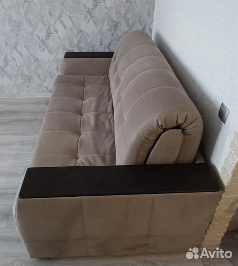 Диван