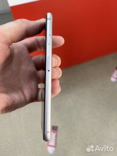 iPhone 6S, 64 ГБ