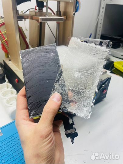 Замена Дисплея (стекла) на Samsung, iPhone, пайка