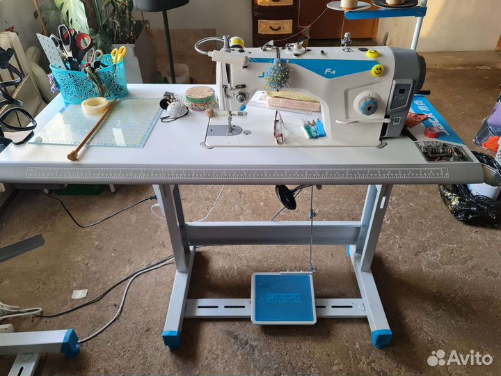 Швейная машина Jack F4 б/у