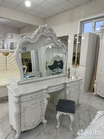 Спальный гарнитур «Батичелла»