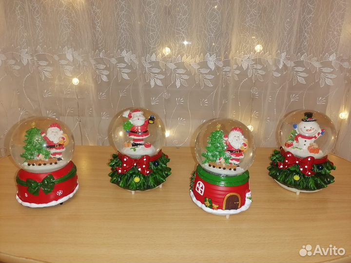 Новогодний шар со снегом