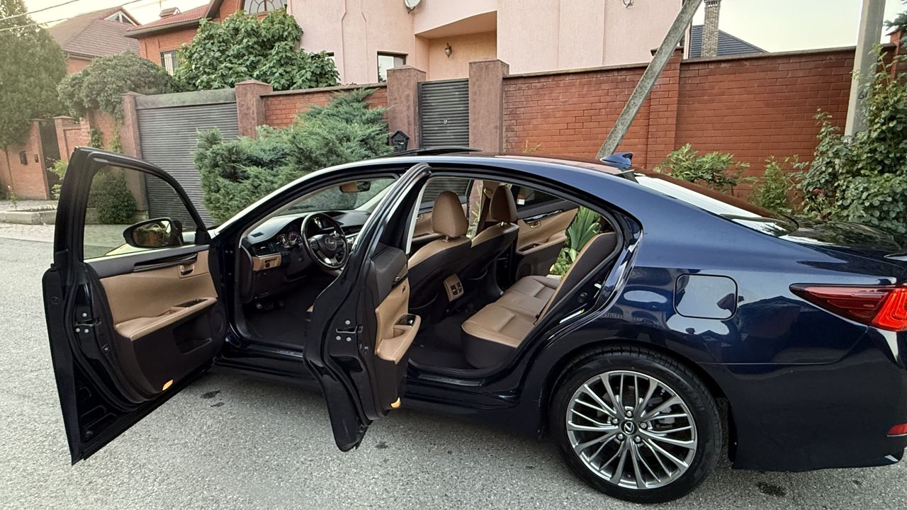Lexus ES: фото владельца