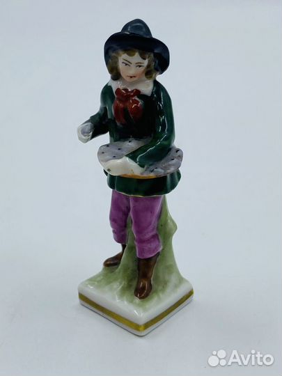 Статуэтка Торговец рыбой 19 в