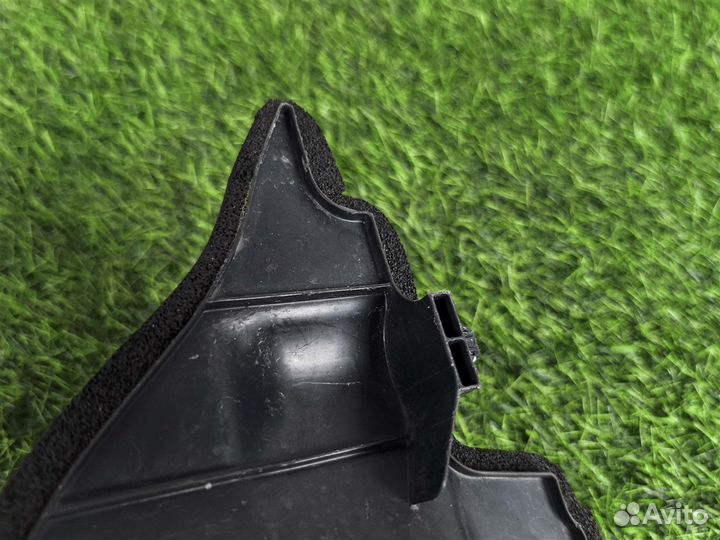 Пыльник Toyota Hilux AN120 2015-2020