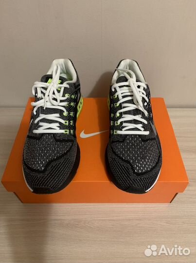 Nike zoom structure 18