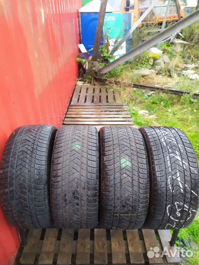 Pirelli Scorpion Winter 295/35 R21 V