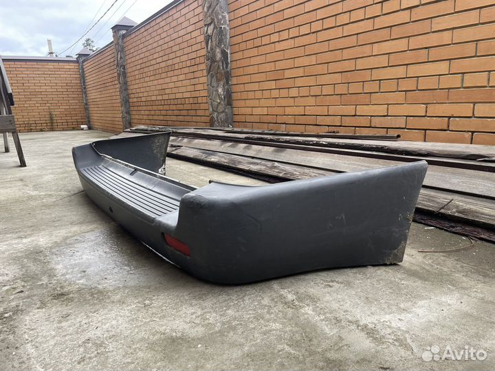 Продаю бампер задний на тлк 100-105