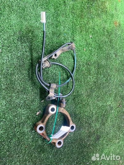 Датчик abs задний левый Toyota Vitz NSP135 1NR-FE