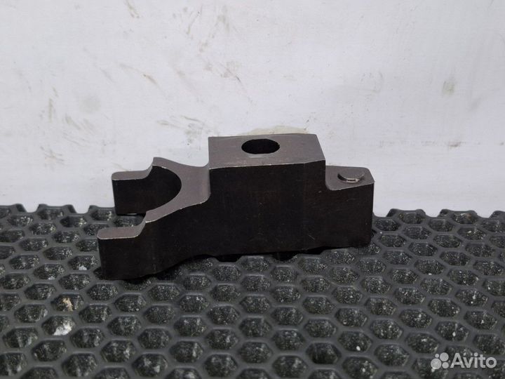 7421801388 Кронштейн форсунки топливной