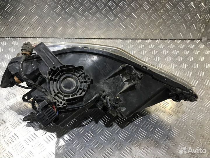 Фара передняя правая Mitsubishi Outlander Xl