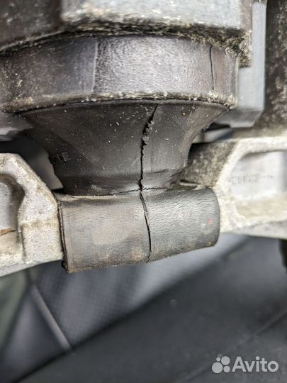 Опора двигателя правая Ford Focus 3