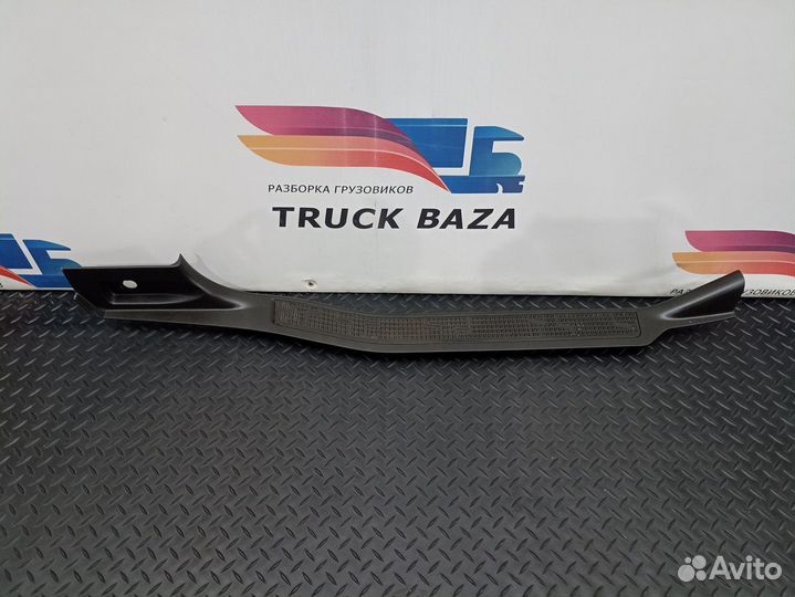 82212691 Накладка порога левого Volvo FH