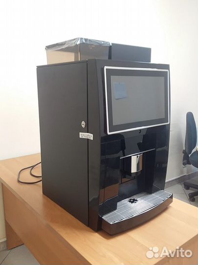 Вендинговый аппарат кофейный автомат Jetinno JL24