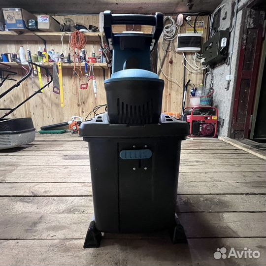 Электрический садовый измельчитель Makita UD2500